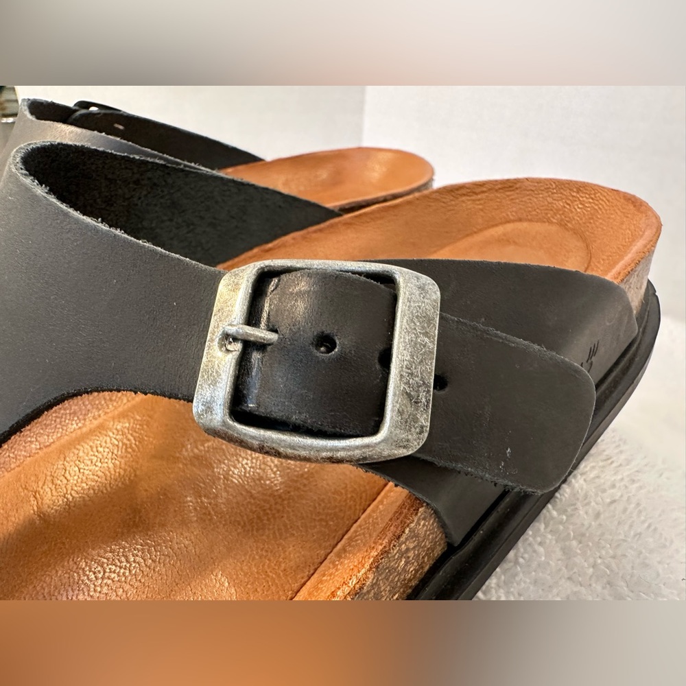 Bearpaw men’s sandal w/contour leather footbed, rubber sole, slightly cushioned. - Picture 5 of 13